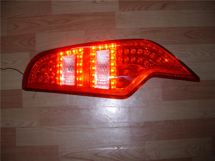 HA1159后尾燈外形